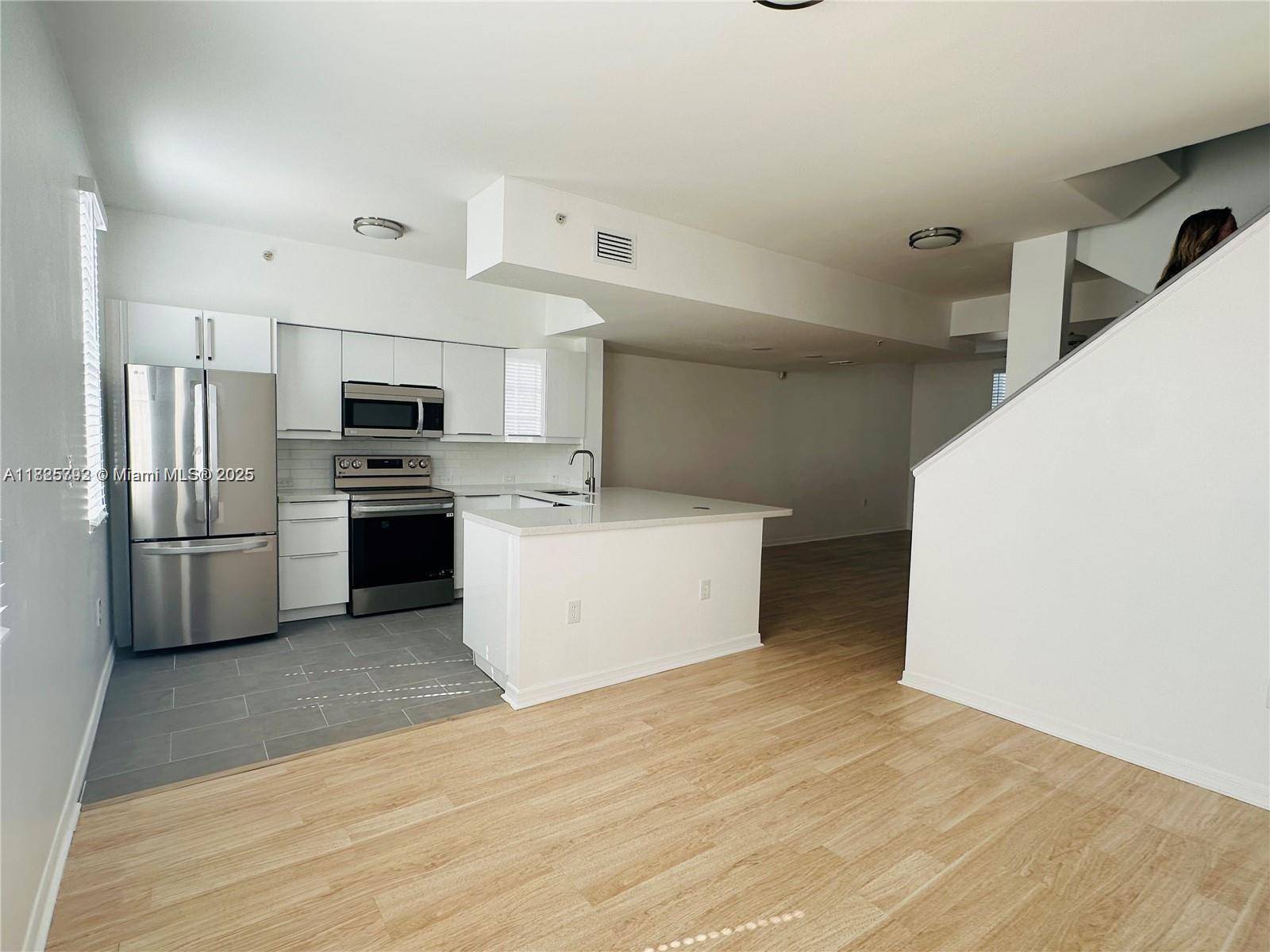 Aventura, FL 33180,2801 NE 185th St #703