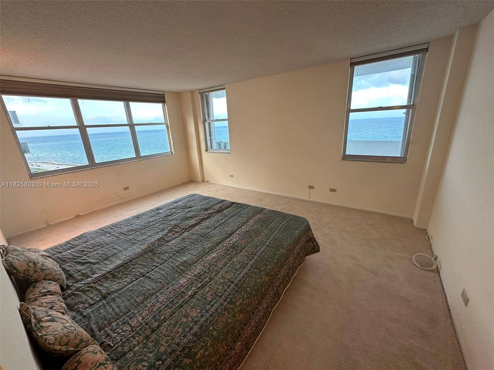 Miami Beach, FL 33140,6039 Collins Ave #1625