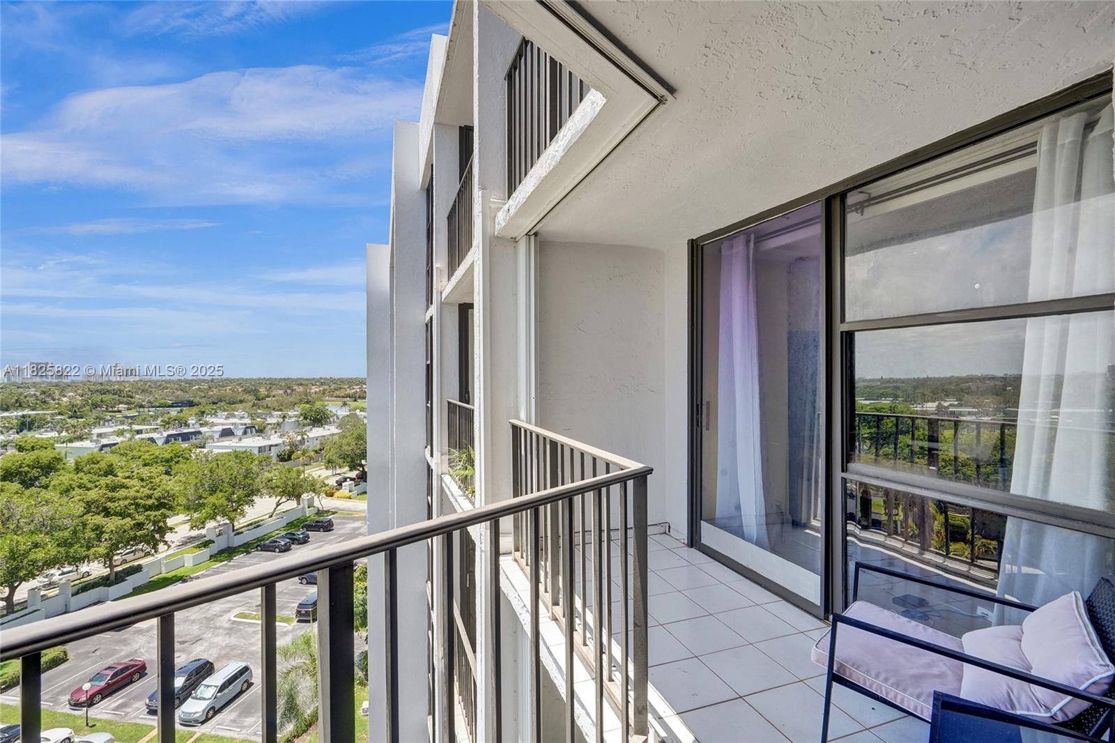 Hallandale Beach, FL 33009,800 Parkview Dr #911