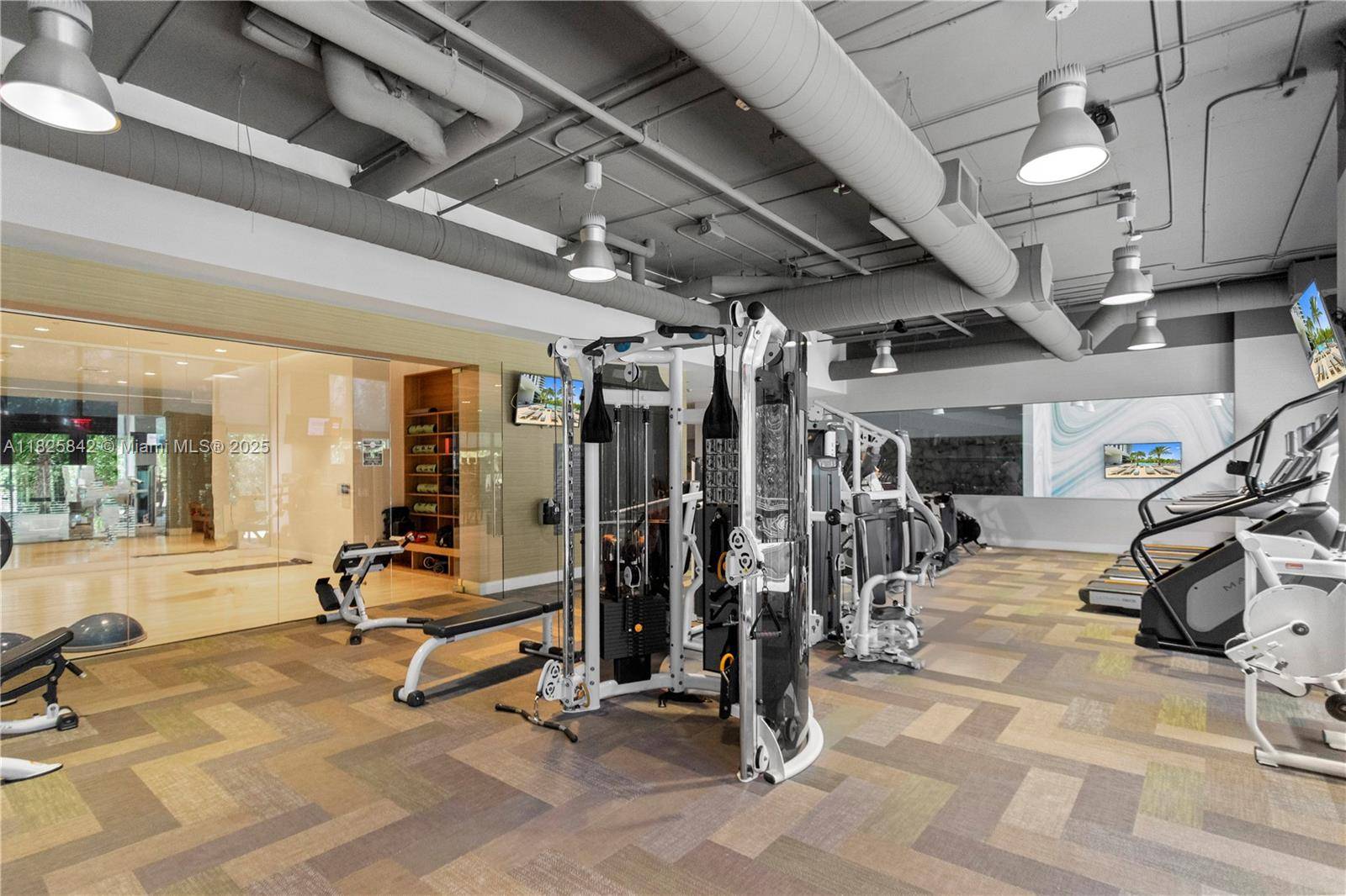 North Miami Beach, FL 33160,16385 Biscayne Blvd #1918