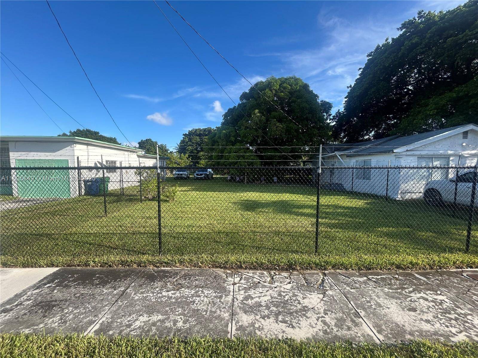 Miami, FL 33142,2944 NW 61st St