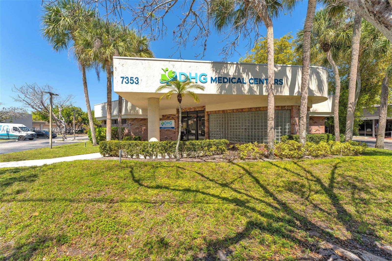 Plantation, FL 33317,7353 NW 4th St