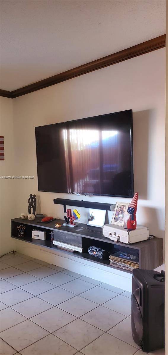 Unincorporated Dade, FL 33126,8085 NW 8 ST #6
