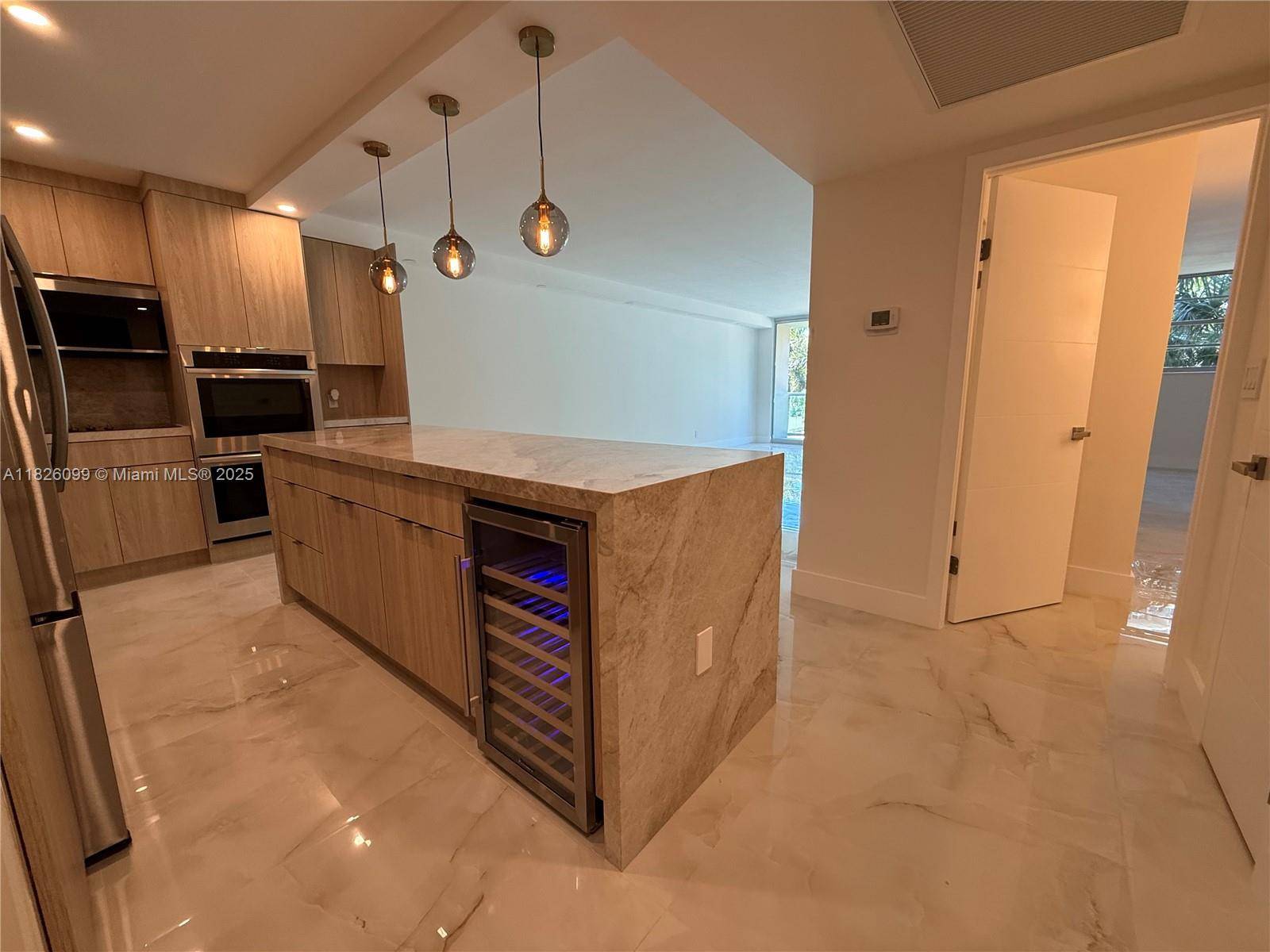 Sunny Isles Beach, FL 33160,19390 Collins Ave #224