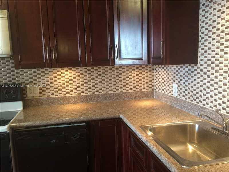North Miami Beach, FL 33162,2025 NE 164th St #901