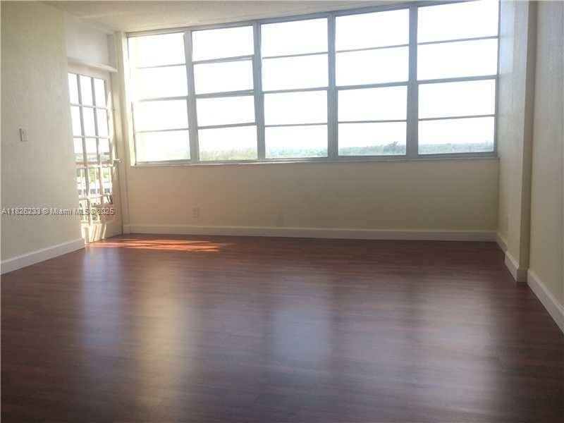 North Miami Beach, FL 33162,2025 NE 164th St #901