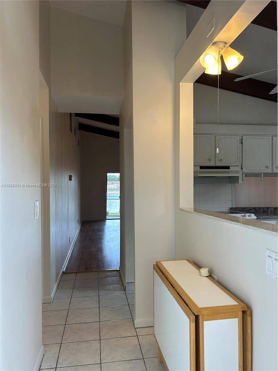 Hollywood, FL 33024,316 Briarwood Cir #4-17