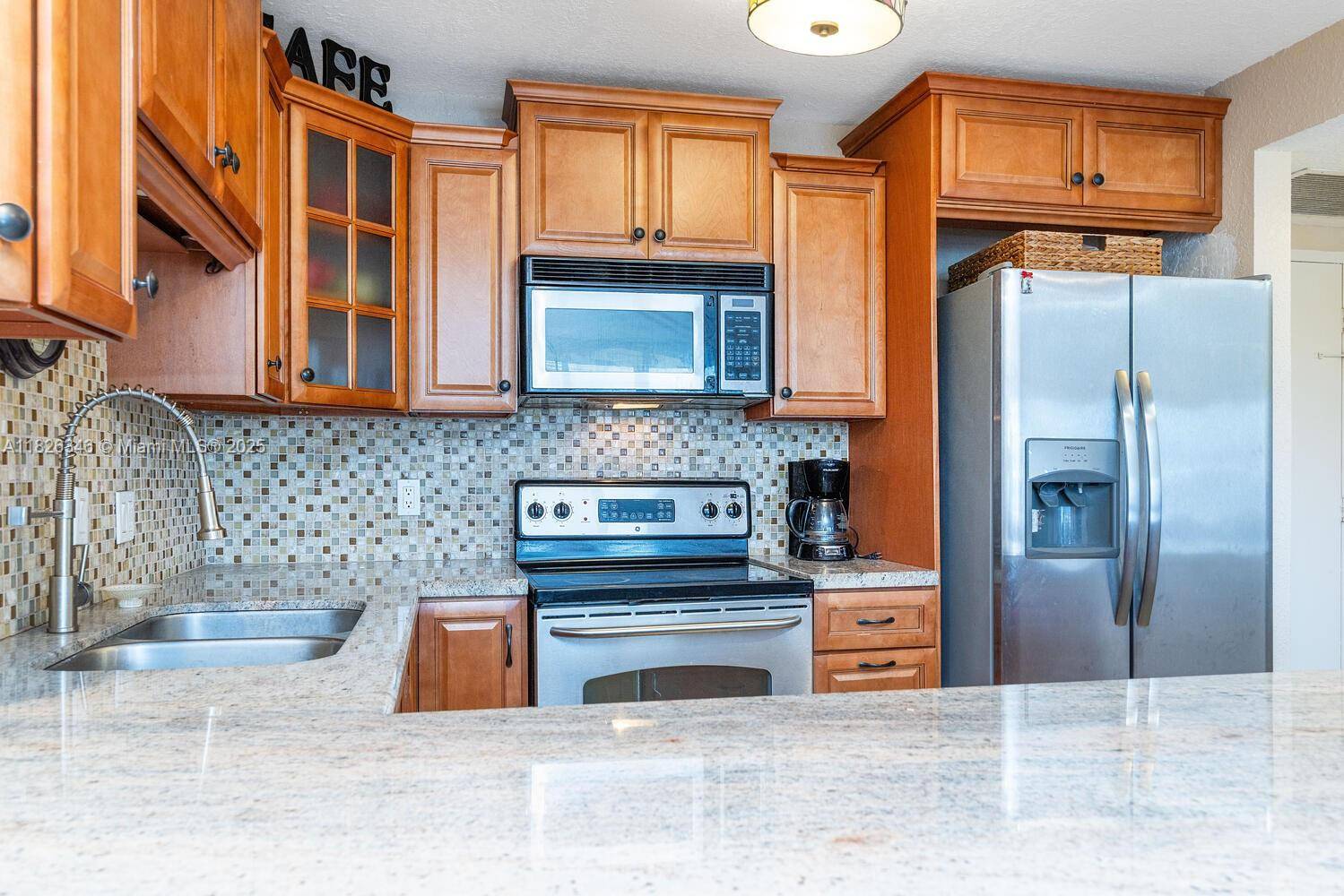 Hollywood, FL 33019,3725 S Ocean Dr #422