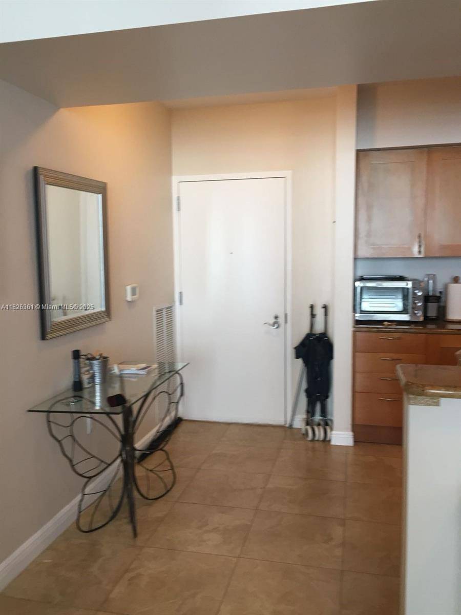 Hallandale Beach, FL 33009,1745 E HALLANDALE BEACH BL #1105W