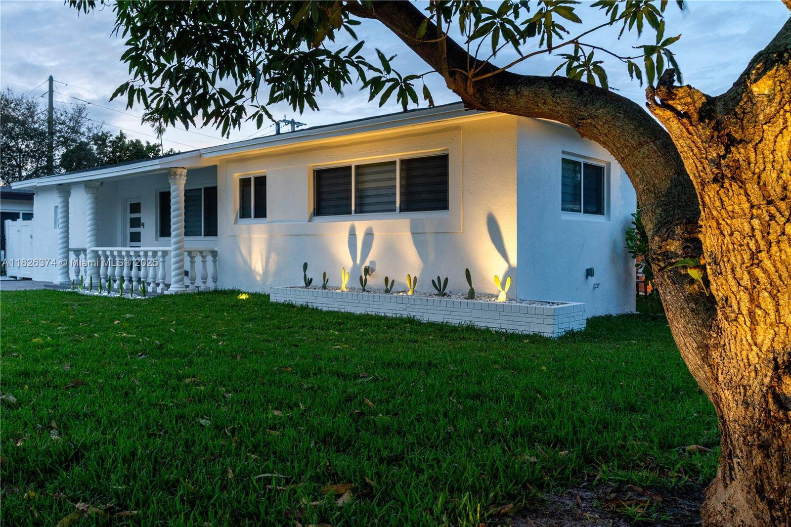 North Miami Beach, FL 33162,Address not disclosed
