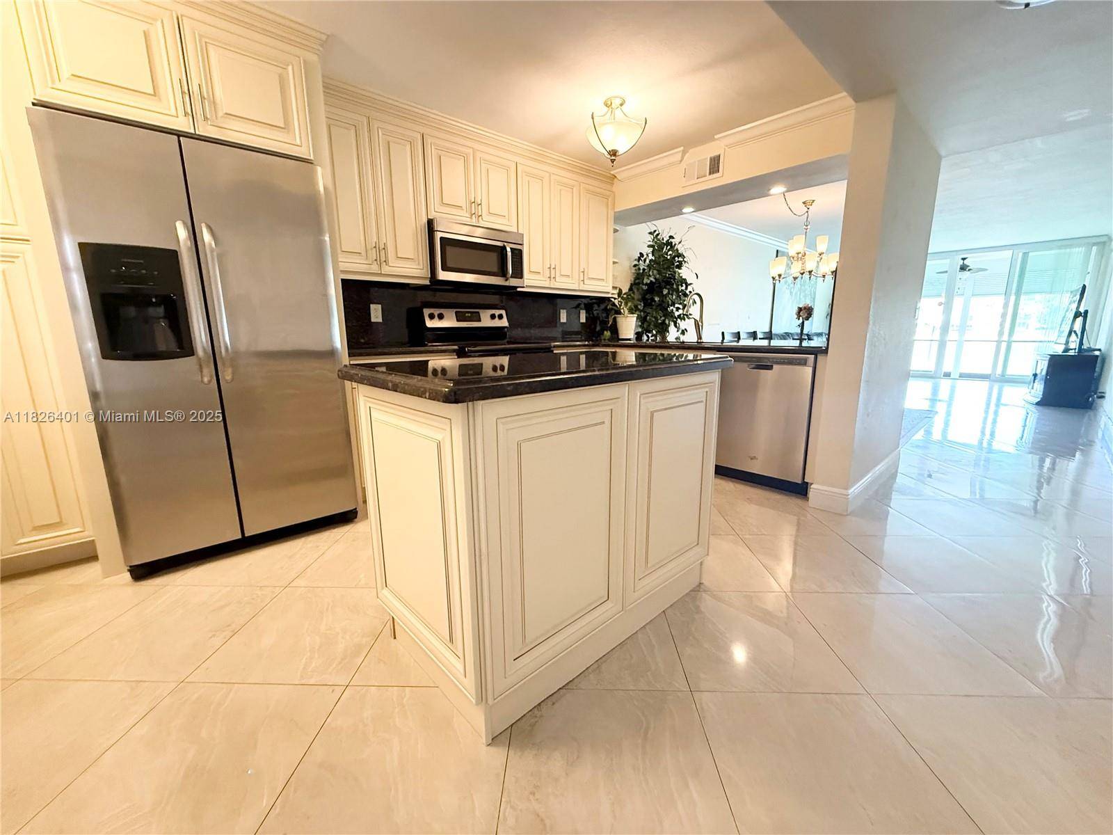 Margate, FL 33063,6404 Coral Lake Dr #104
