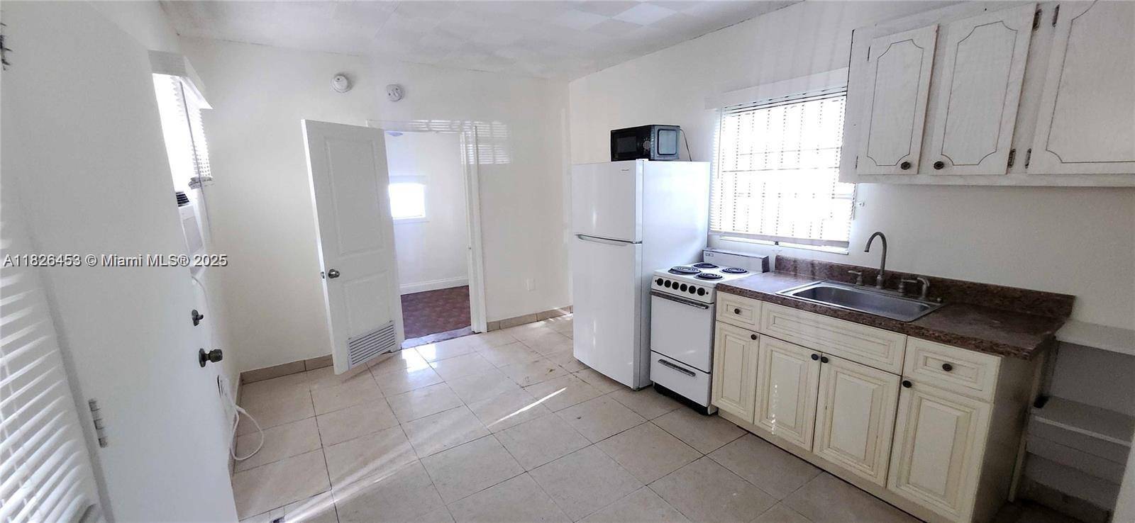 Miami, FL 33137,119 NE 56th #4
