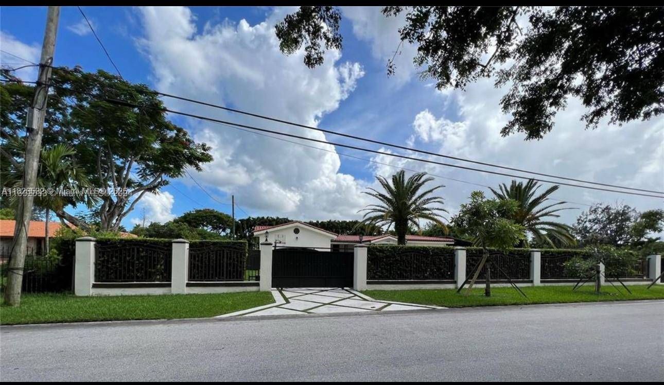 Miami, FL 33175,11866 SW 43rd St