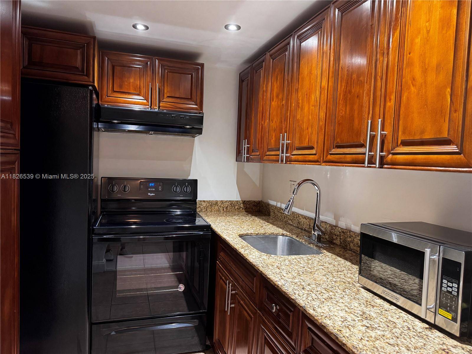 North Miami Beach, FL 33160,2935 NE 163rd St #2Q