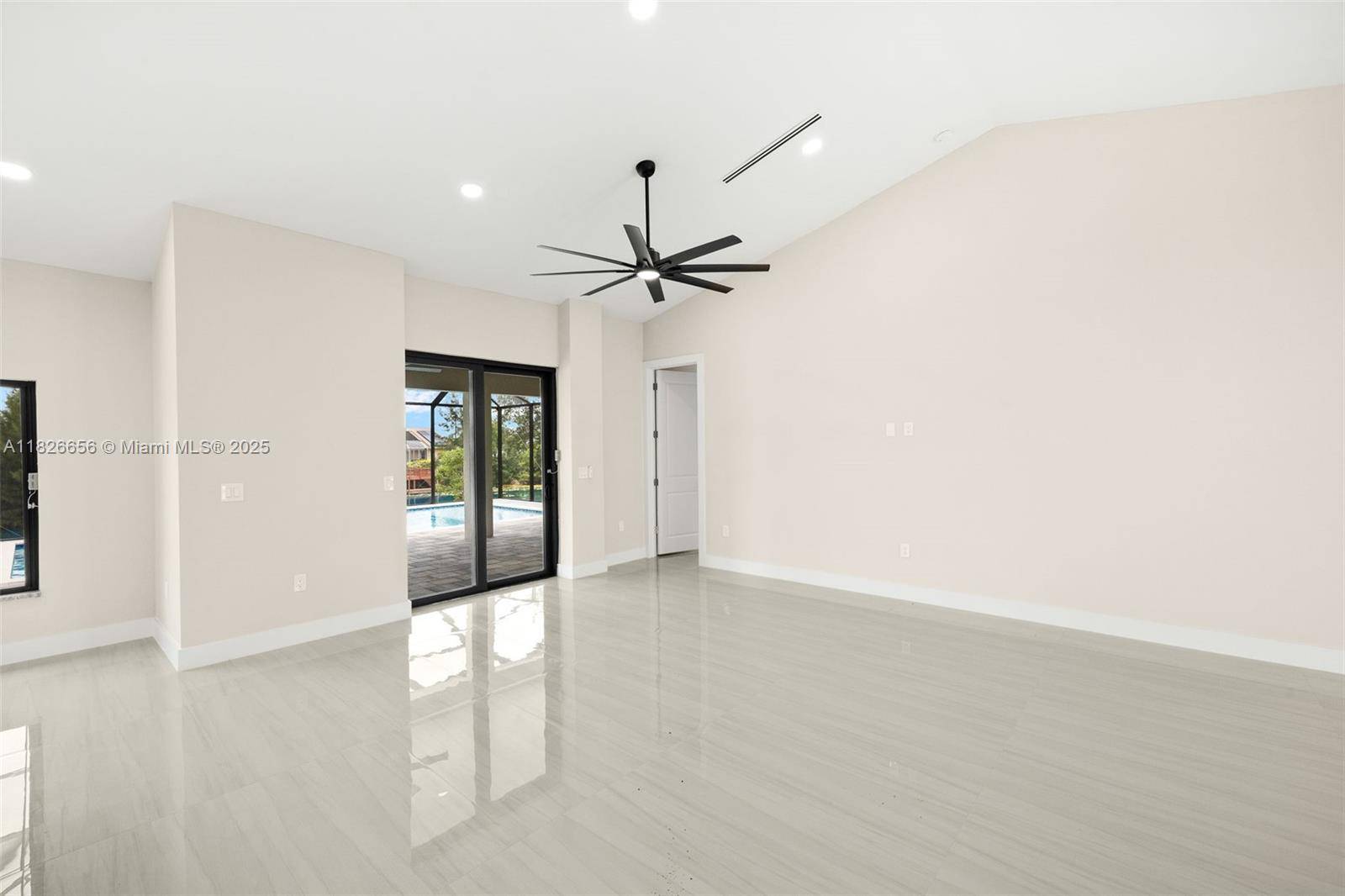 Cape Coral, FL 33904,2933 SE Santa Barbara Pl