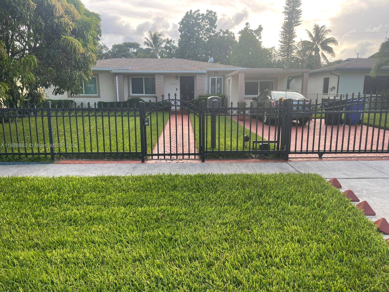 North Miami Beach, FL 33162,16200 NE 8th Ct