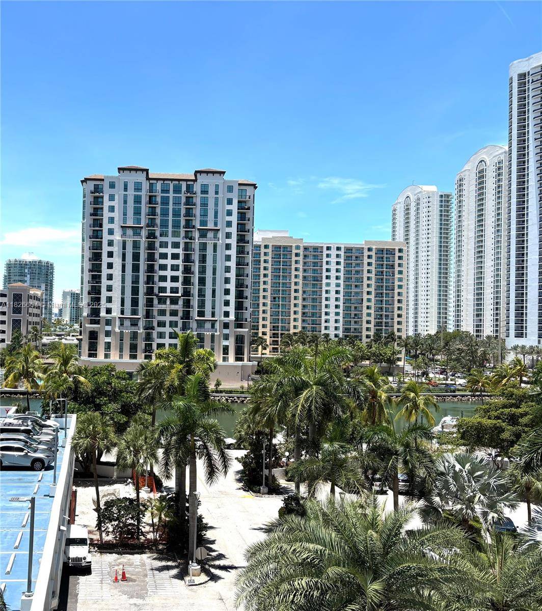 Sunny Isles Beach, FL 33160,100 Bayview Dr #530