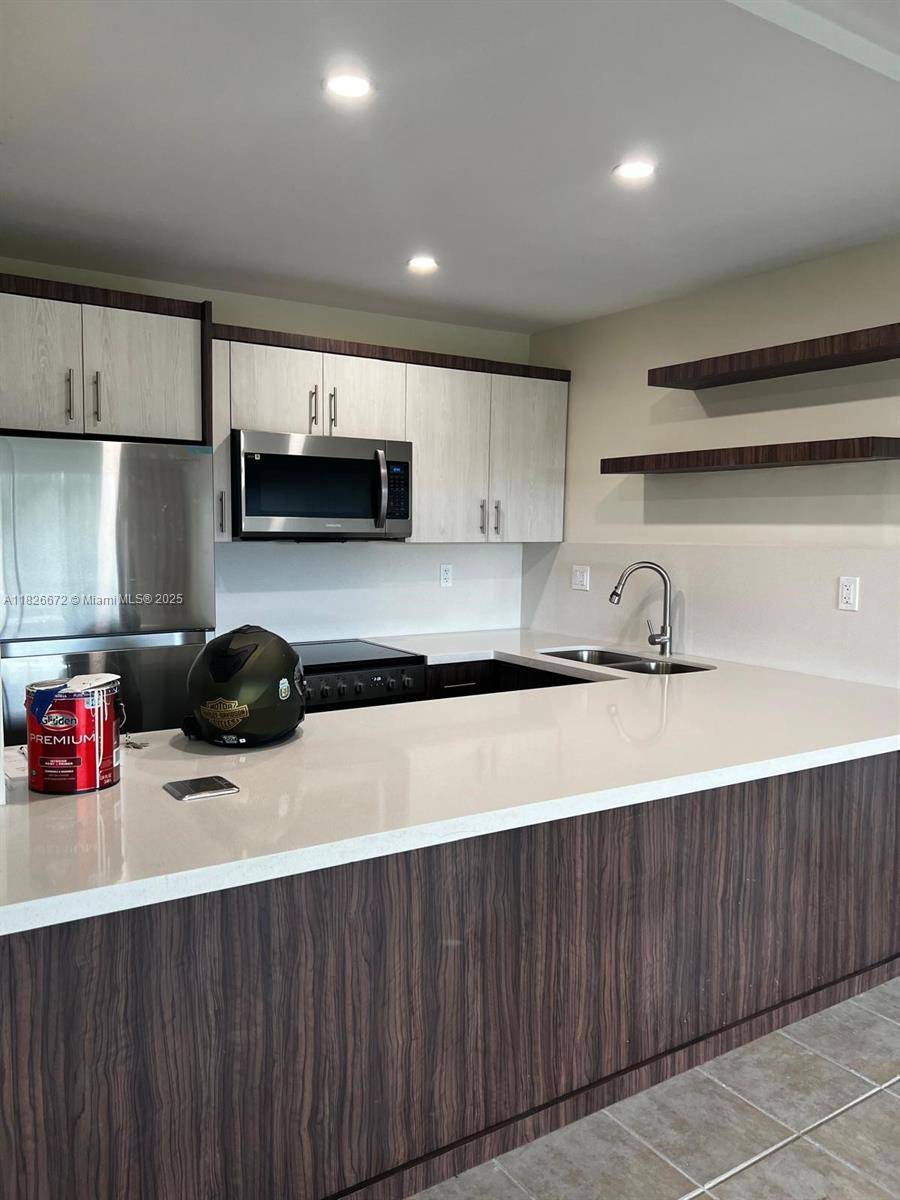 Cooper City, FL 33328,5100 SW 90th Ave #406