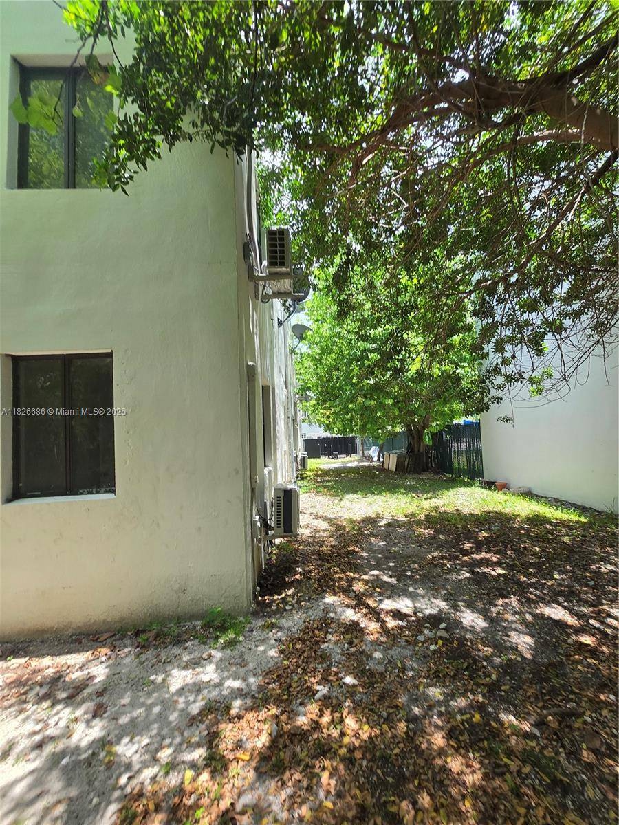 Miami, FL 33133,3685 Frow Ave #2