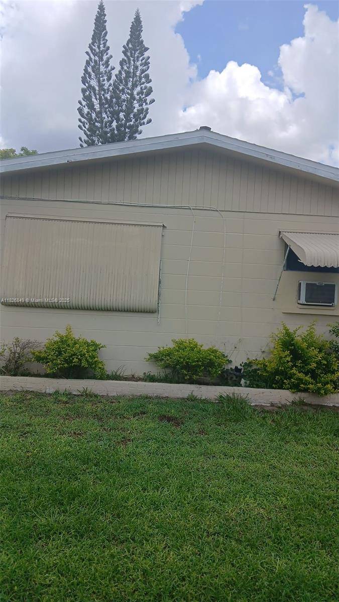 Lehigh Acres, FL 33936,506 York Rd
