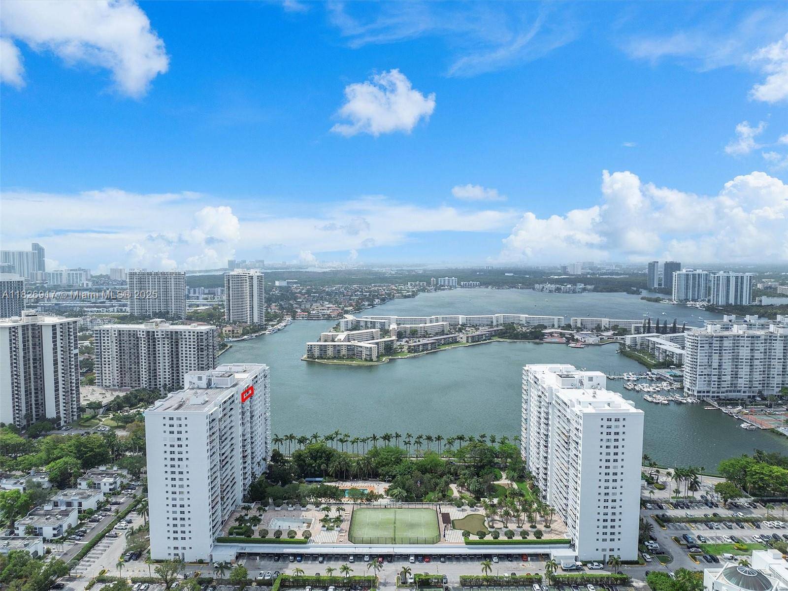 Aventura, FL 33160,2851 NE 183rd St #2112E