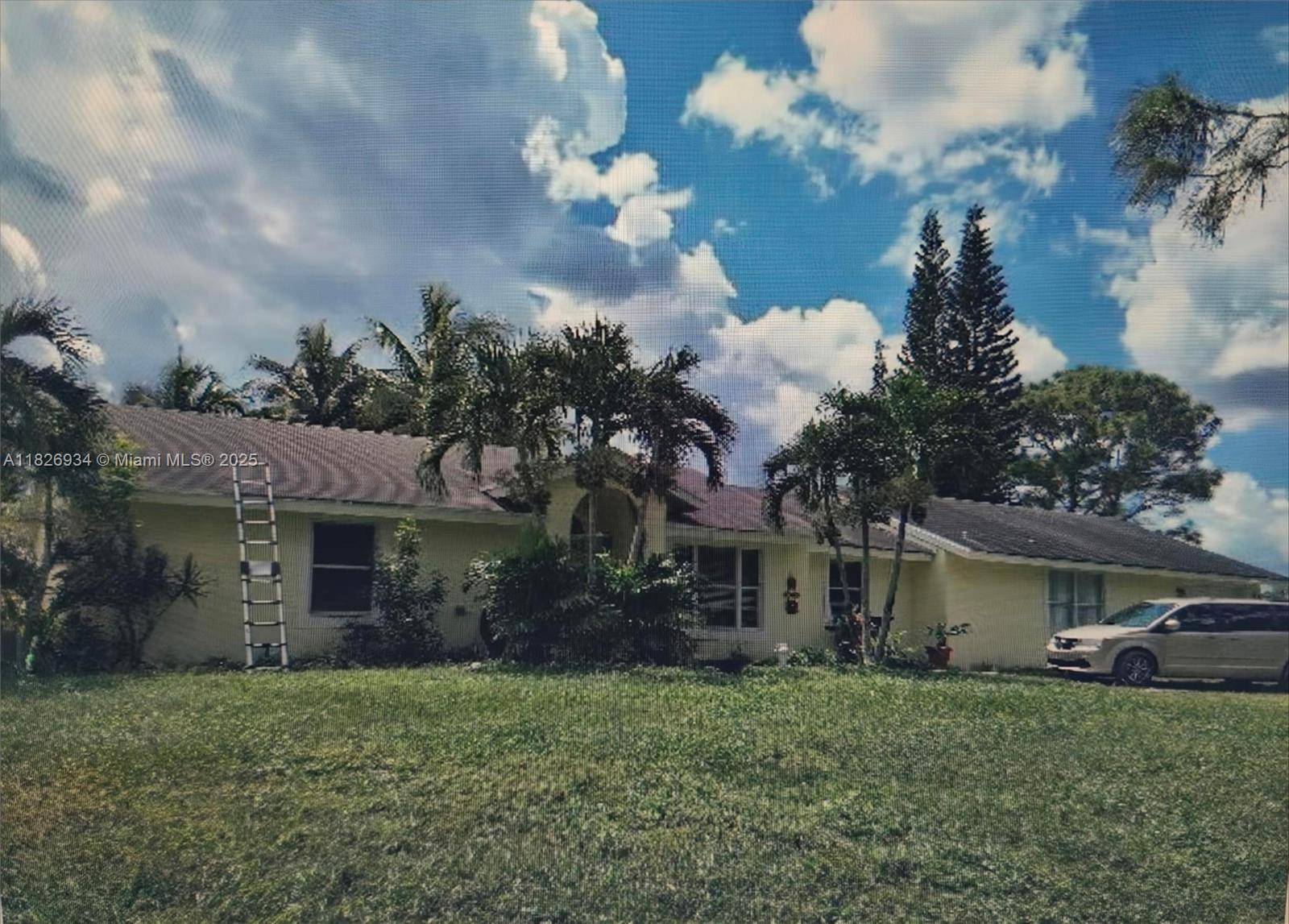 Loxahatchee, FL 33470,Address not disclosed