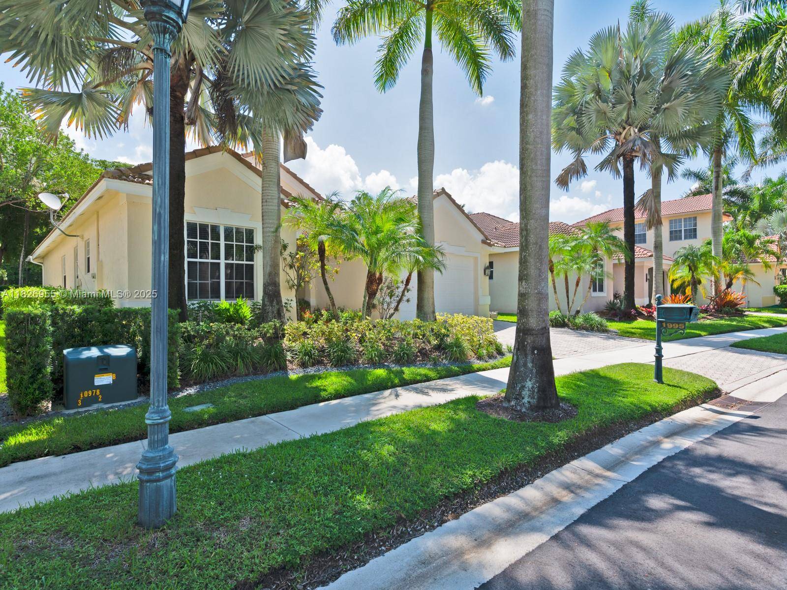 Weston, FL 33327,1995 Harbor View Cir