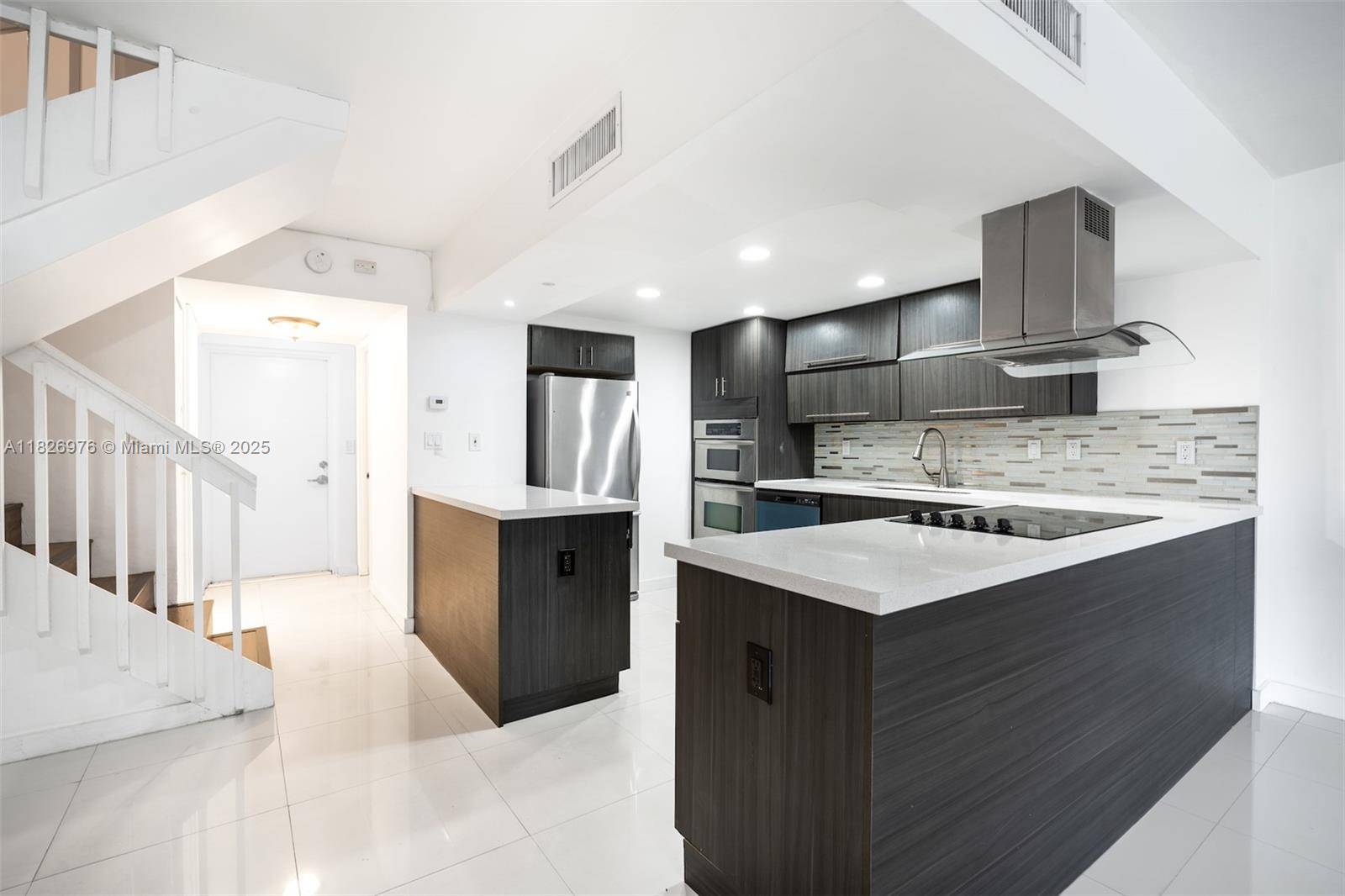 Aventura, FL 33180,20350 W Country Club Dr #123-4