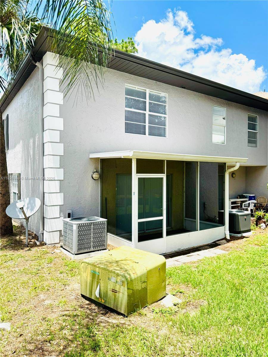 Tampa, FL 33617,5238 Sunridge Palms Dr