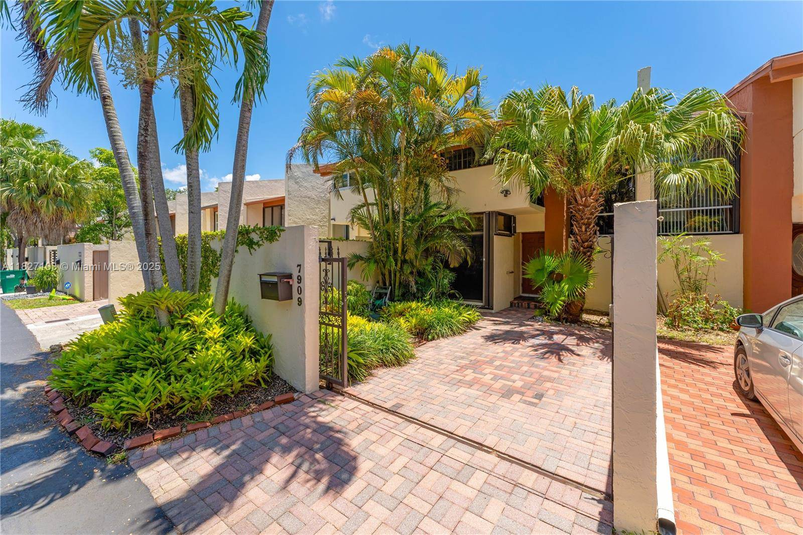 Miami, FL 33173,7909 SW 105th Ave