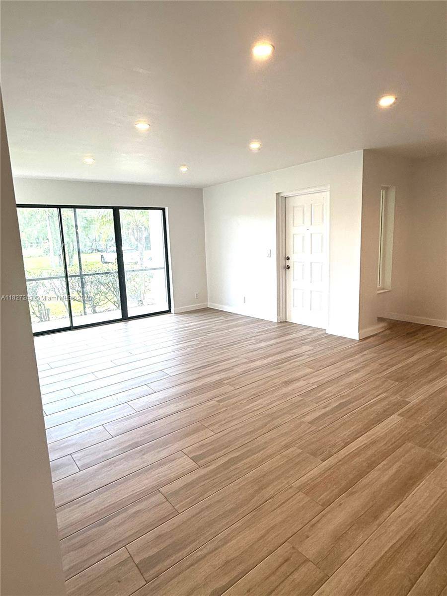 West Palm Beach, FL 33409,1116 Green Pine Blvd #D1