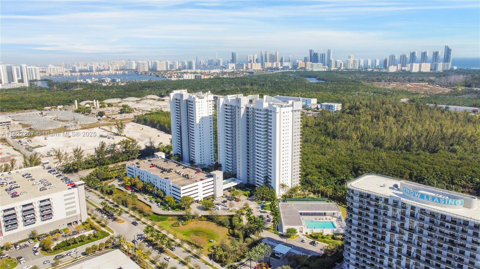 North Miami, FL 33181,14951 Royal Oaks Ln #908