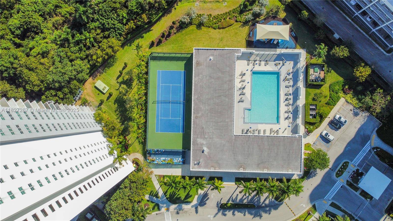 North Miami, FL 33181,14951 Royal Oaks Ln #908