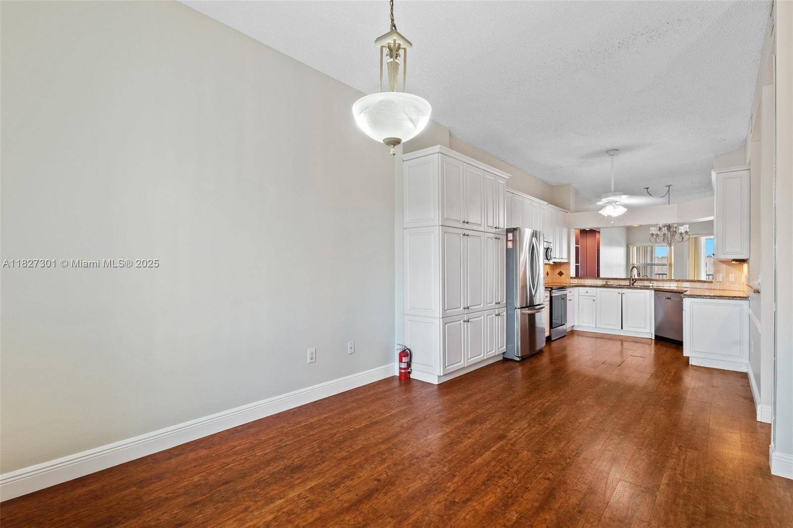 Tamarac, FL 33321,7592 Granville Dr #411