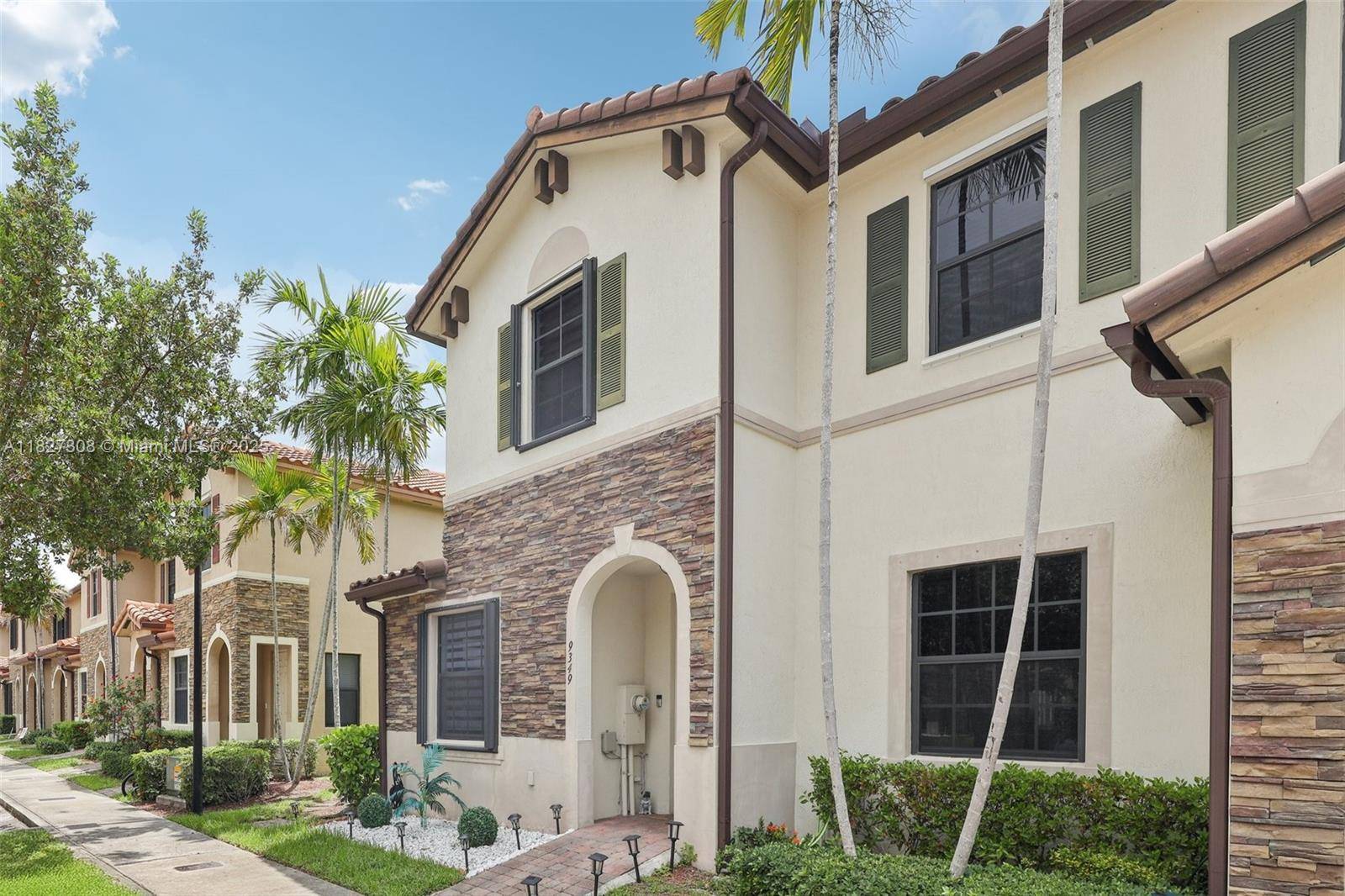 Hialeah, FL 33018,9349 W 33rd Way