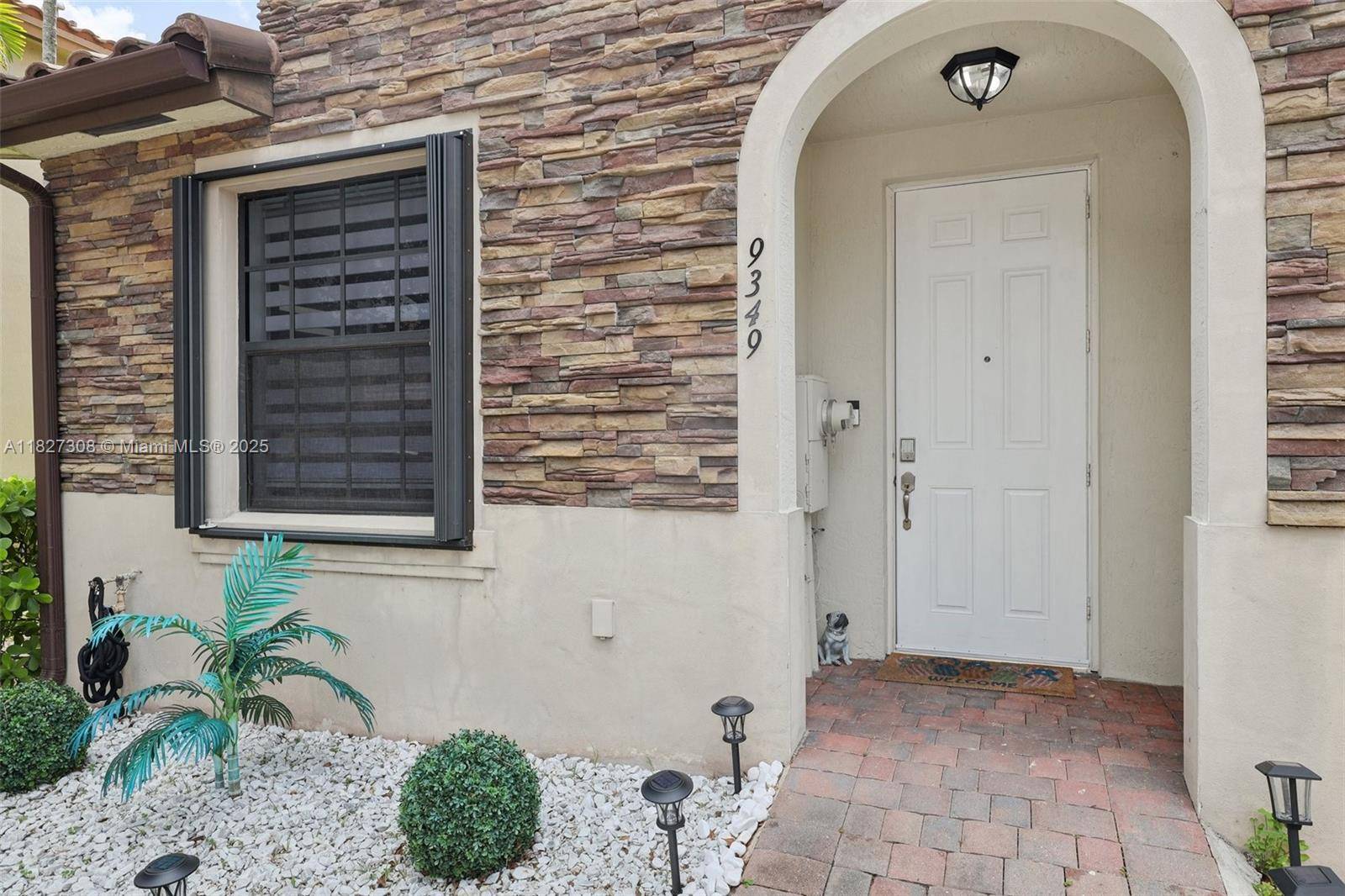 Hialeah, FL 33018,9349 W 33rd Way