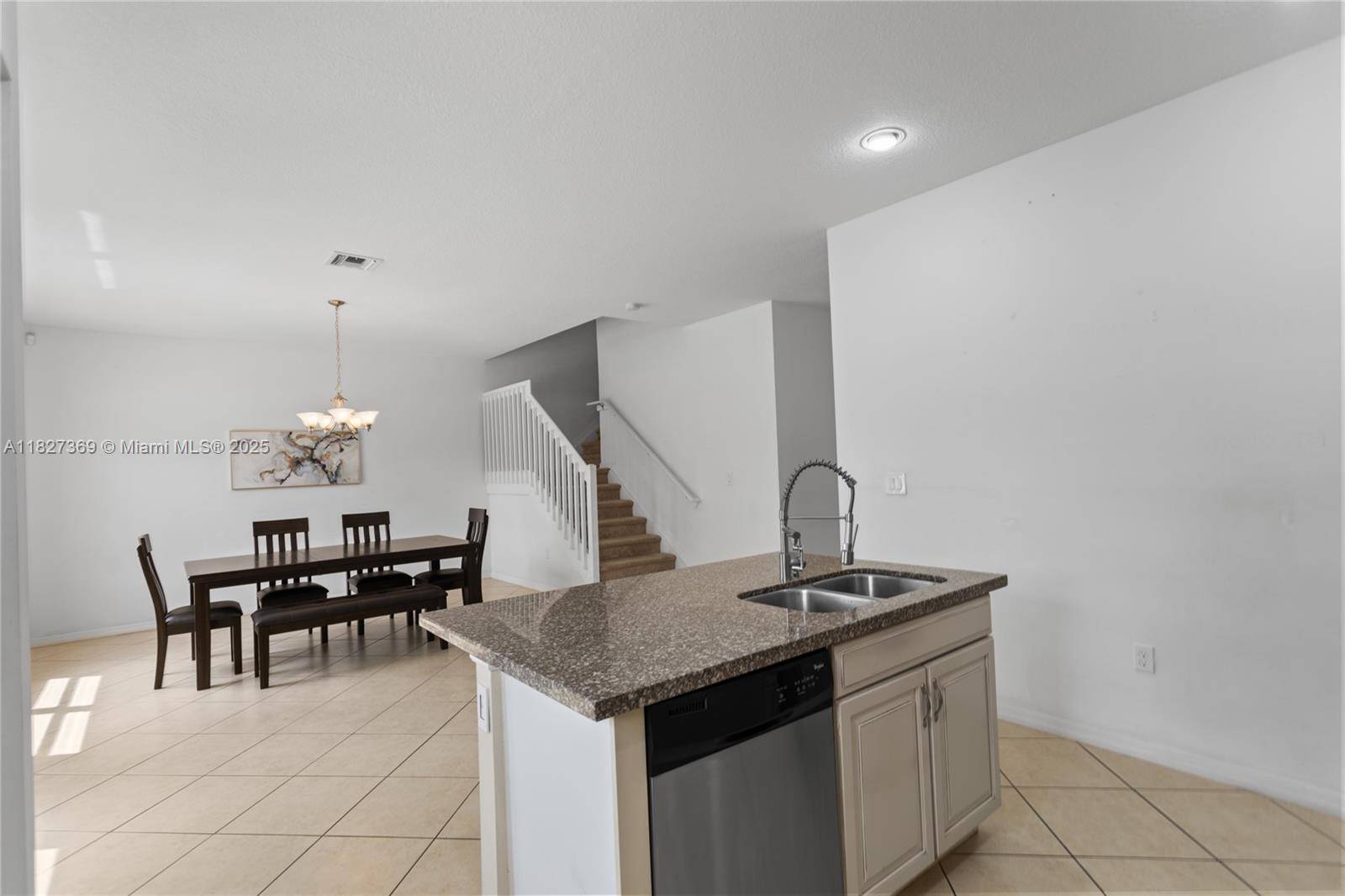 Miami, FL 33179,878 NE 191st St