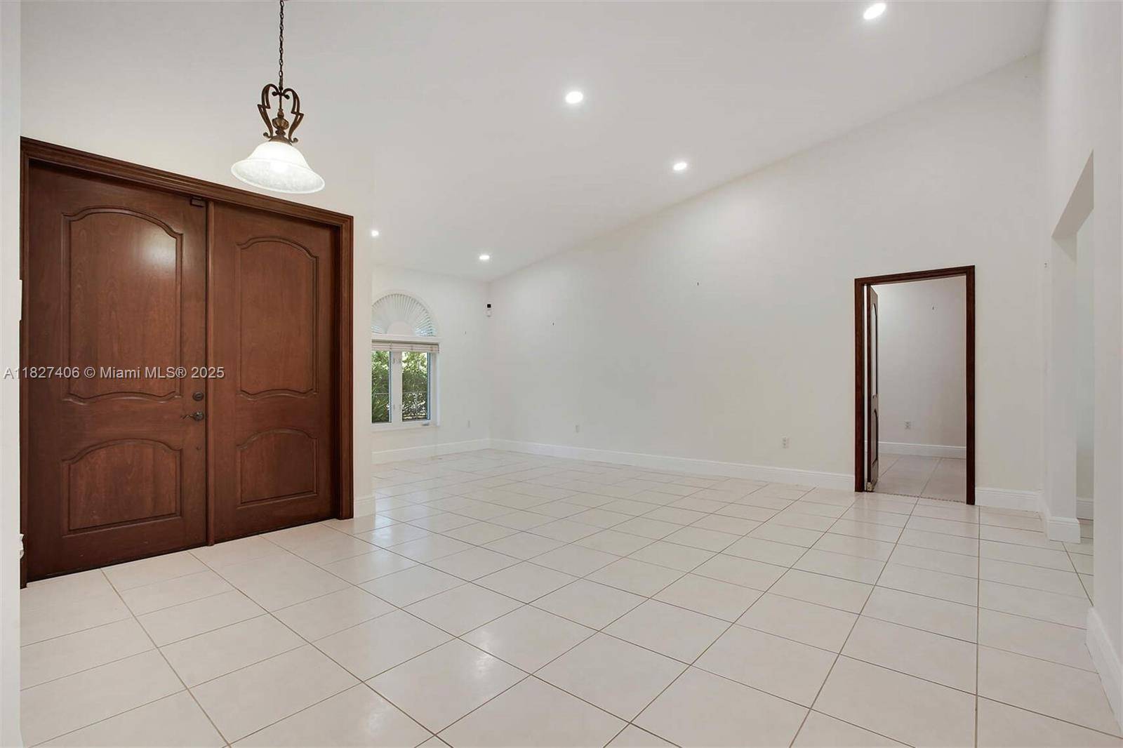 Pinecrest, FL 33156,13550 SW 82nd Ave
