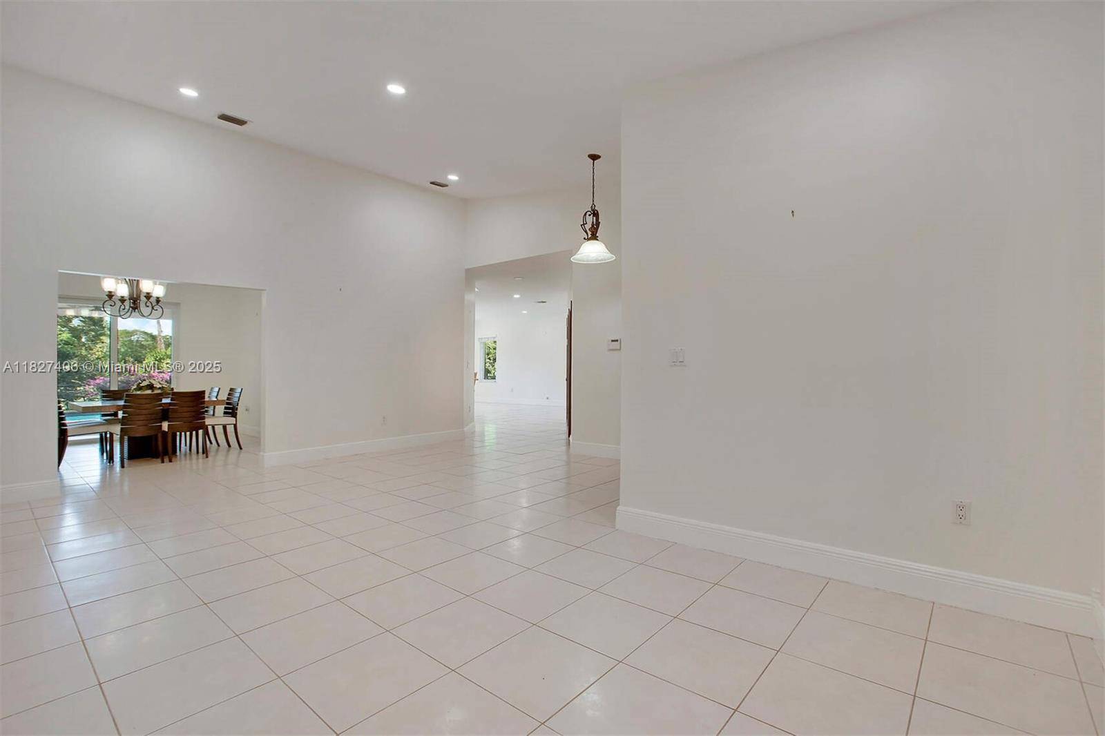 Pinecrest, FL 33156,13550 SW 82nd Ave