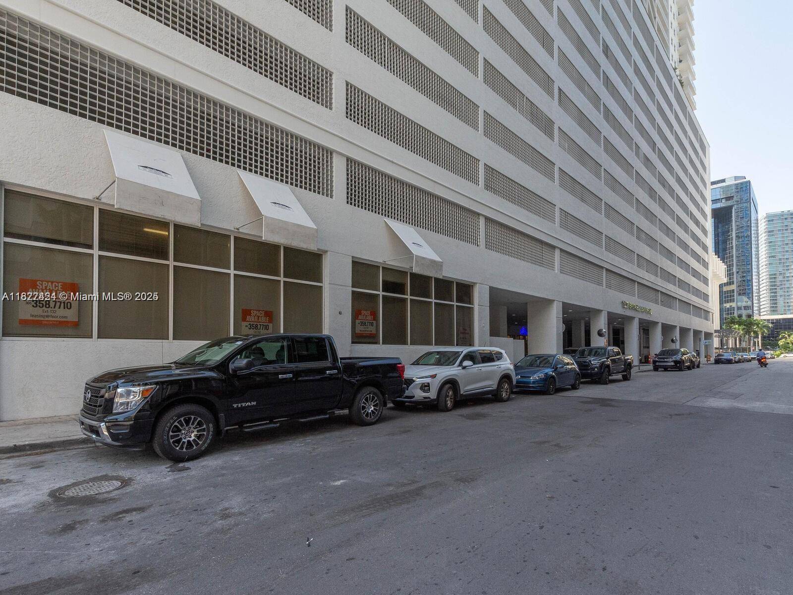 Miami, FL 33131,1200 Brickell Bay Dr #3210