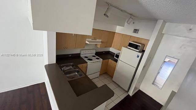 Aventura, FL 33180,2965 NE 185th St #1508