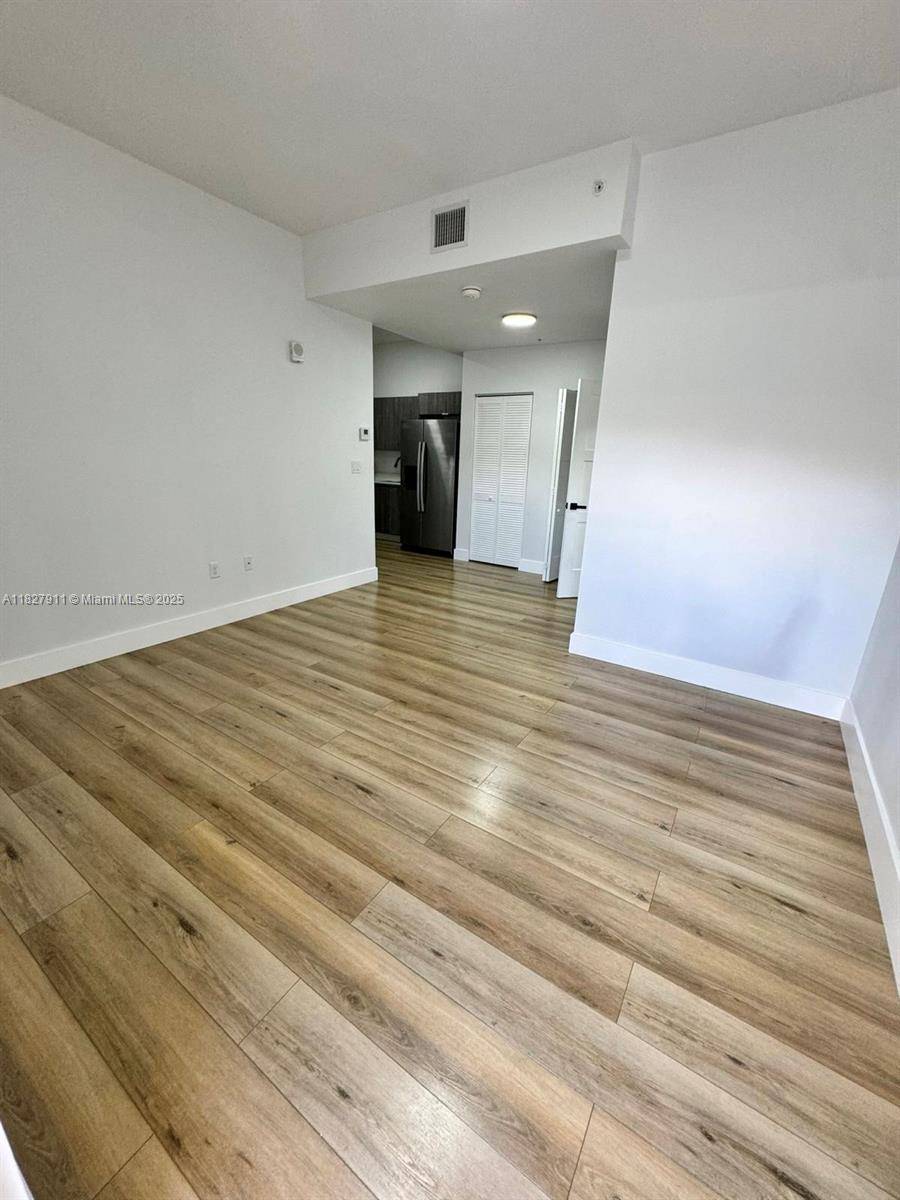 Miami, FL 33128,1021 NW 1st St #101