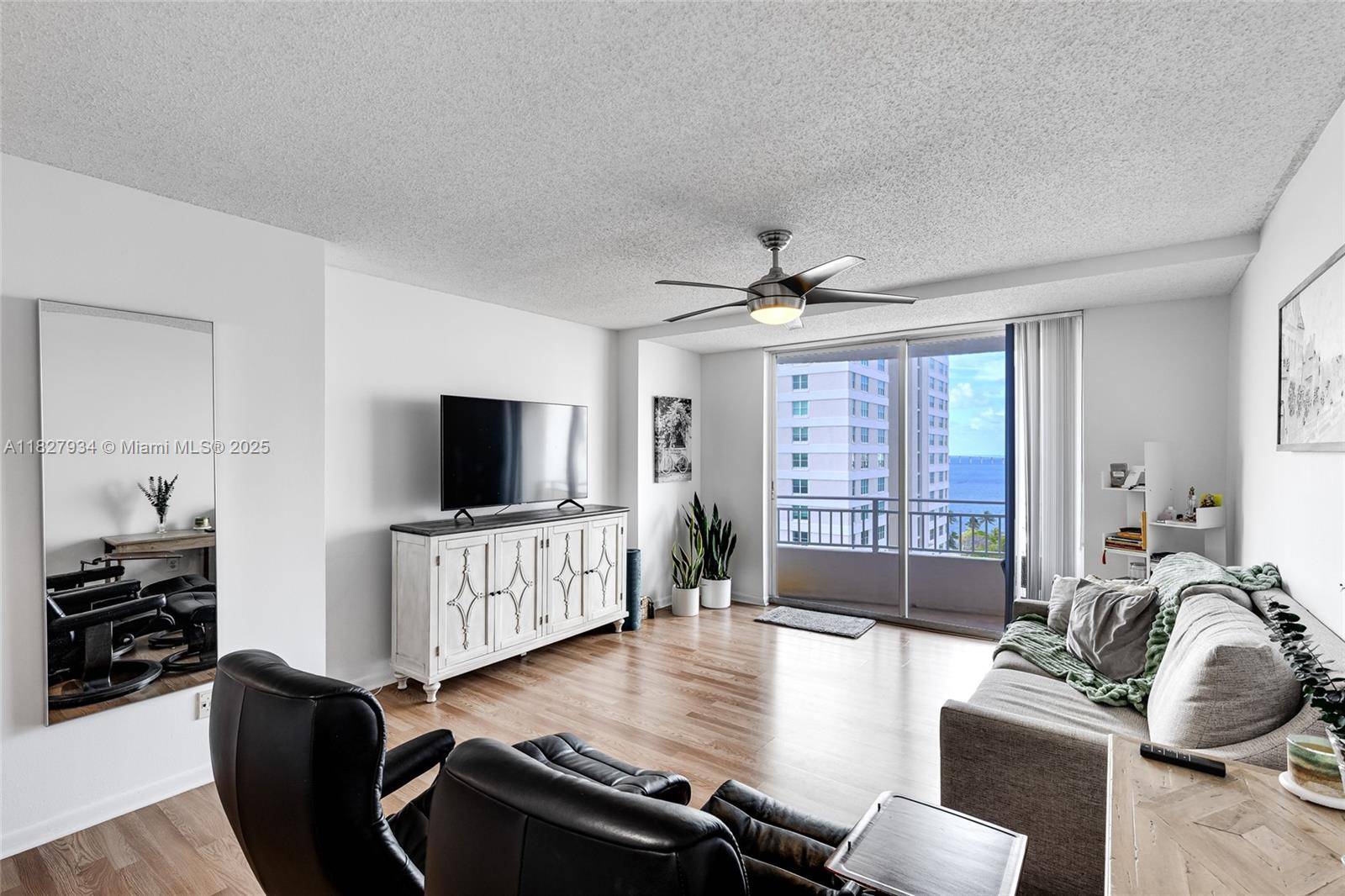 Miami, FL 33131,770 Claughton Island Dr #1210