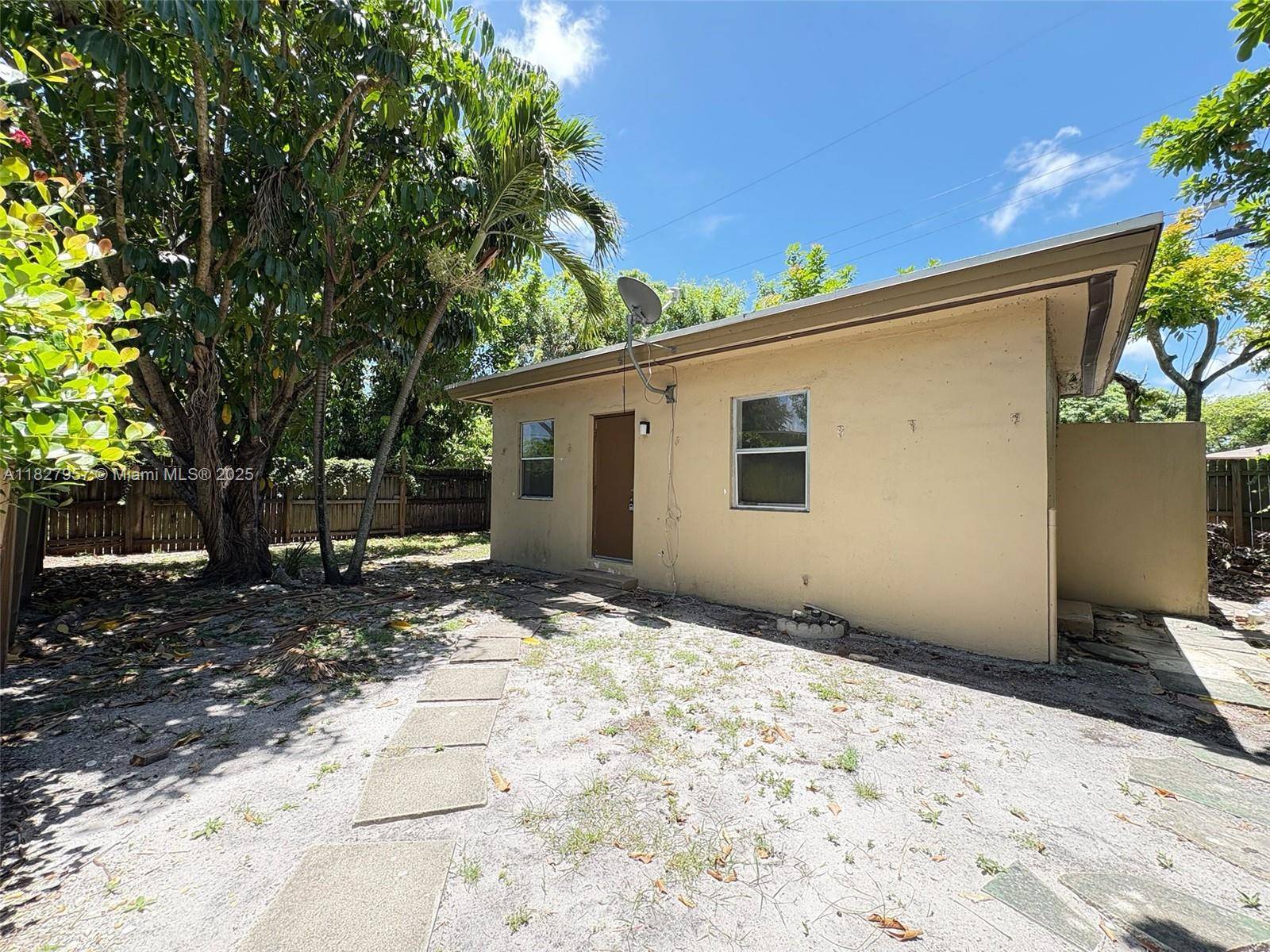 Hollywood, FL 33020,2840 Funston St #B