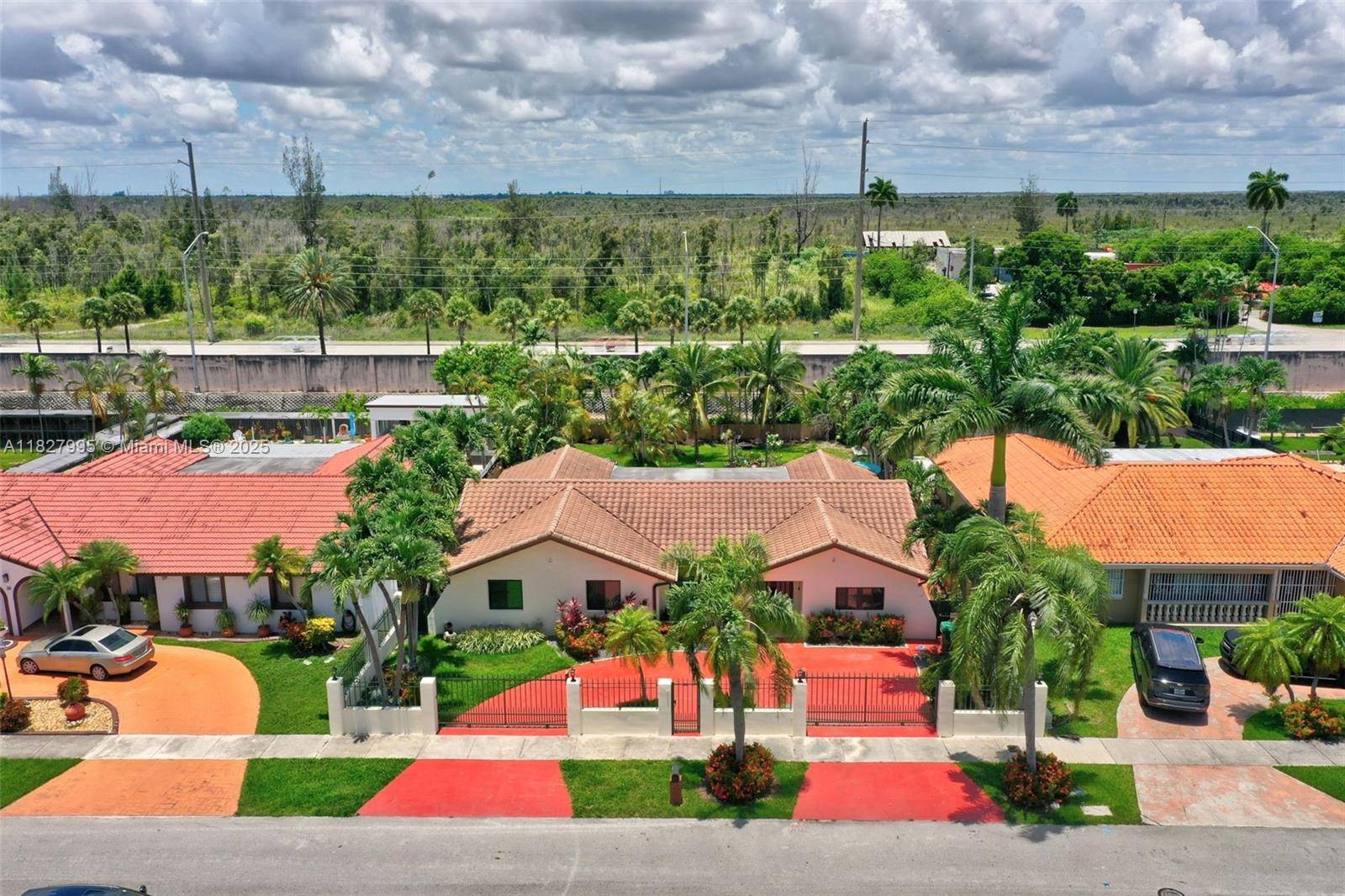 Miami, FL 33184,28 SW 136th Pl