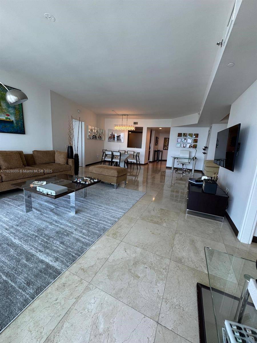 Miami Beach, FL 33139,450 Alton Rd #3505