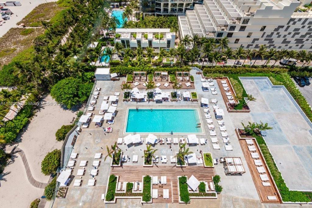 Miami Beach, FL 33139,2301 Collins Ave #705