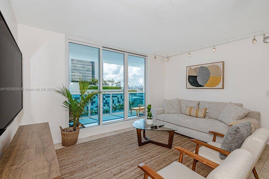 Miami Beach, FL 33139,2301 Collins Ave #705