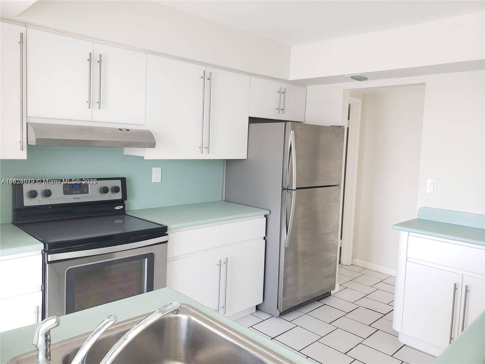 North Miami Beach, FL 33160,16570 NE 26th Ave #6H