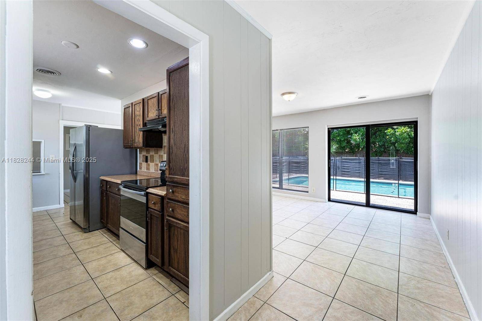 Lake Park, FL 33403,811 Evergreen Dr